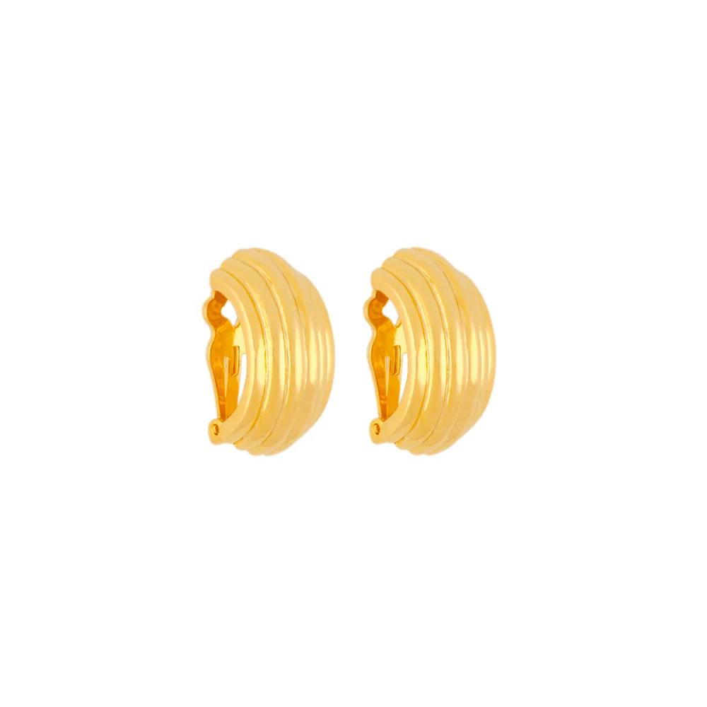 Ribbed gold-plated demi hoop clip-on earrings